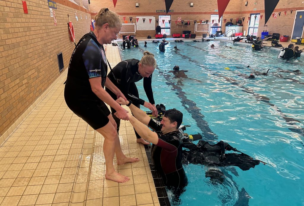 PADI Rescue Course in full swing